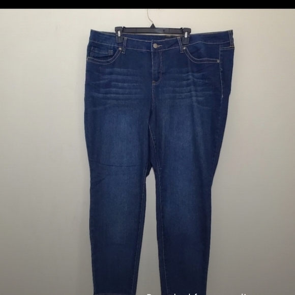 TORRID NWT Skinny Jeans Plus 24S - Picture 3 of 6